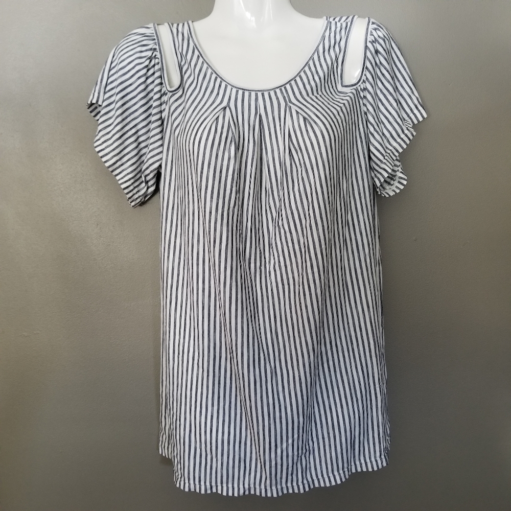 Max Studio Cold Shoulder Top M